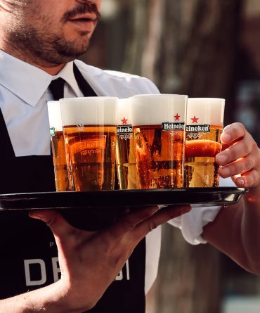 Bediening Proeflokaal de Pui